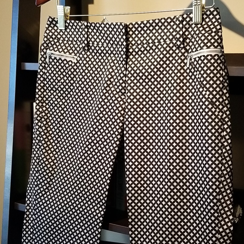 Black and tan cropped pant